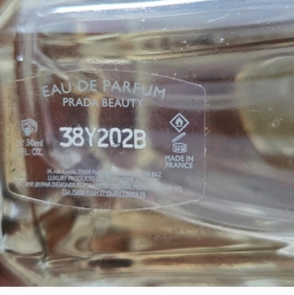 Prada Paradoxe Virtual Flower Eau de Parfum 1 oz/30 ml. - Picture 6 of 6